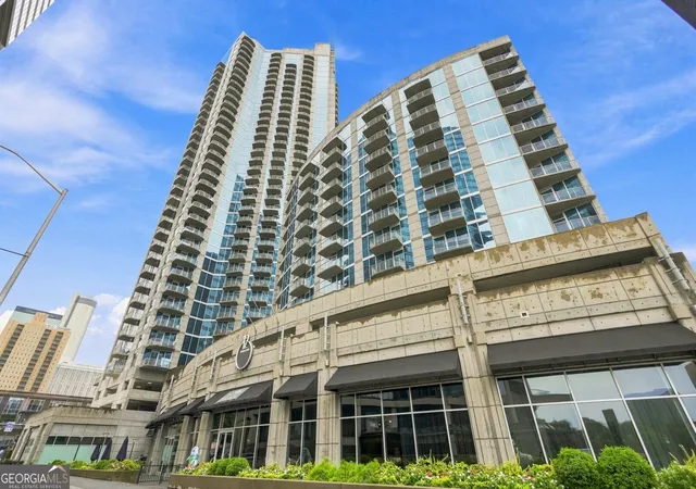 Photo 1 of Condo for sale at 400 W Peachtree St Nw #2107, Atlanta, GA 30308 | MLS# 10835492 | Listing updated on 2026-09-11