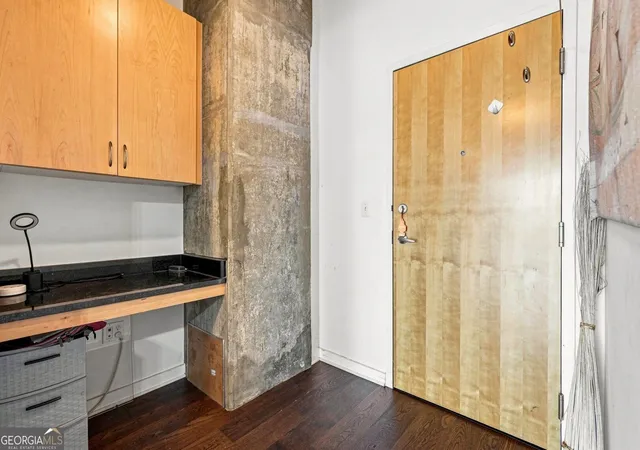 Photo 3 of Condo for sale at 400 W Peachtree St Nw #2107, Atlanta, GA 30308 | MLS# 10835492 | Listing updated on 2026-10-04