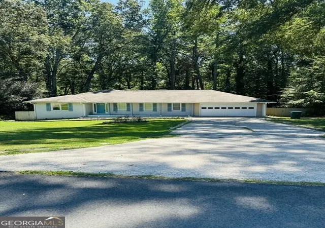 Photo 3 of Single family home for sale at 5808 Darry Cir, Norcross, GA 30093 | MLS# 10830400 | Listing updated on 2026-09-11