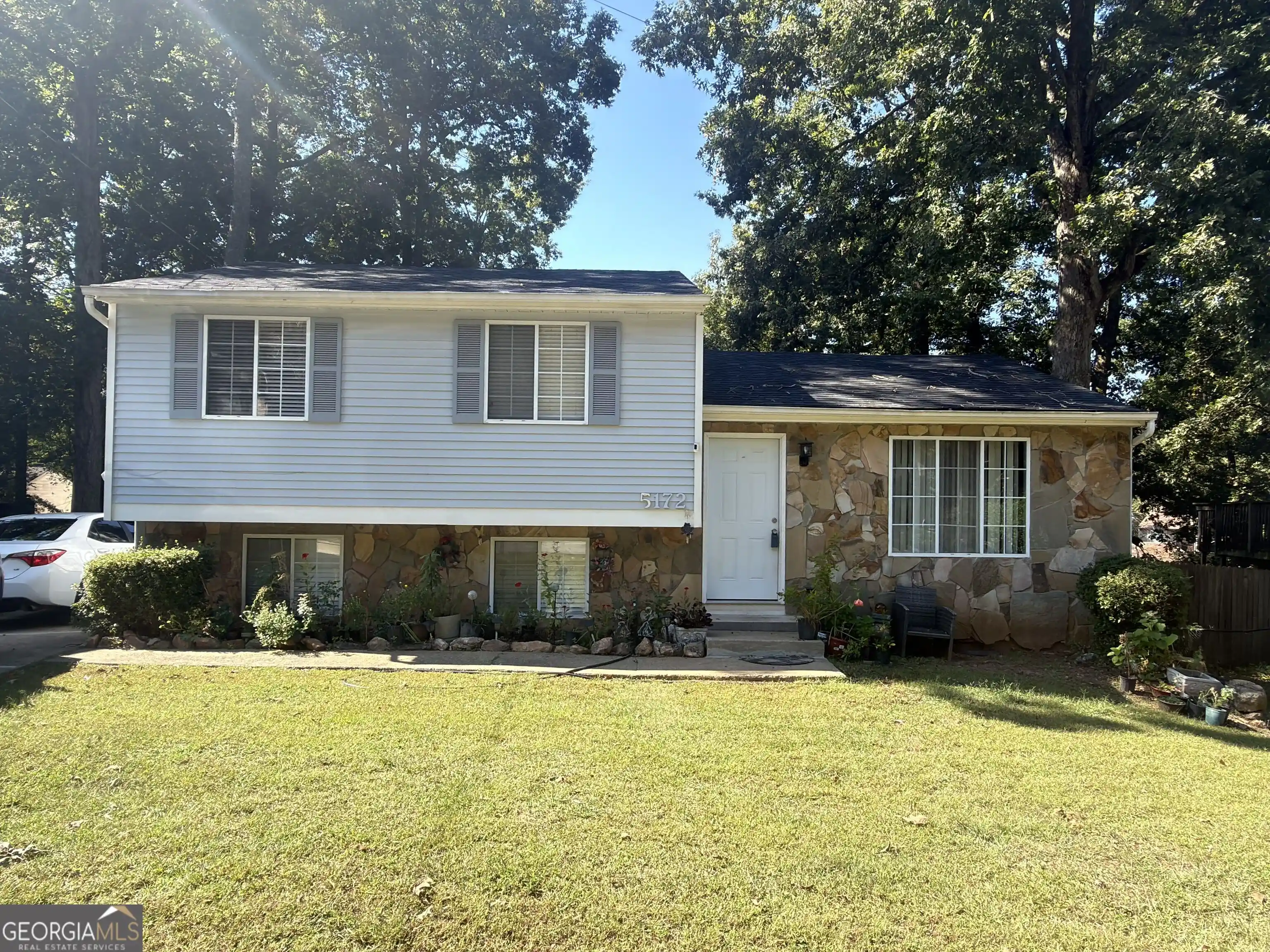 Single family home for sale at 5172 W Scarbrough Trl, Stone Mountain, GA 30088 | MLS# 10873694
