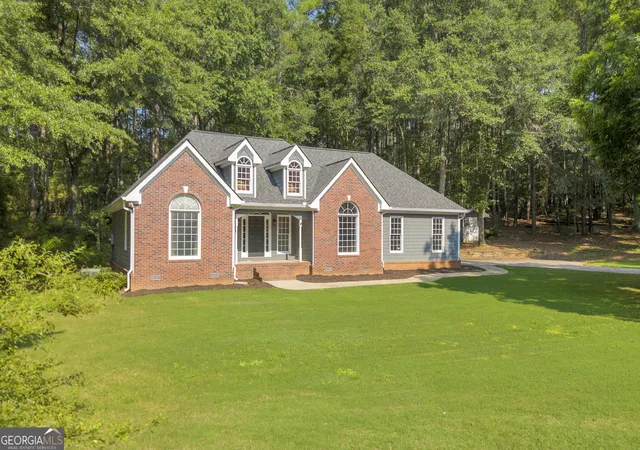 Photo 3 of Sale Pending at 1078 Spratlin Ml Rd, Hull, GA 30646 | MLS# 10816466 | Listing updated on 2026-09-30
