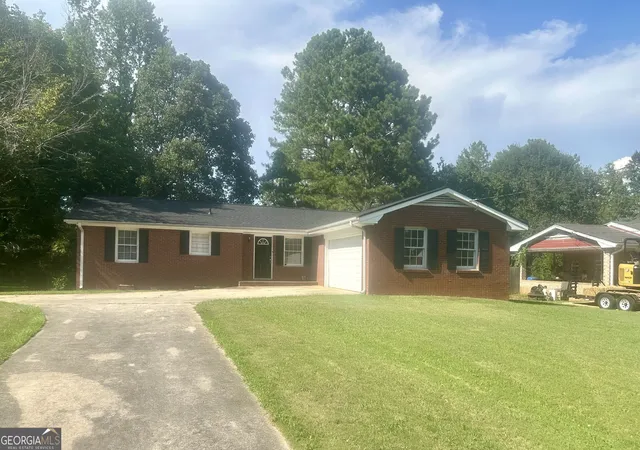 Photo 1 of Single family home for sale at 1822 Hallmark Dr, Griffin, GA 30223 | MLS# 10823813 | Listing updated on 2026-10-27