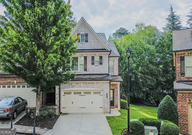 2nd image of 5830 Norfolk Chase Rd, Peachtree Corners, GA 30092 | MLS# 10801840
