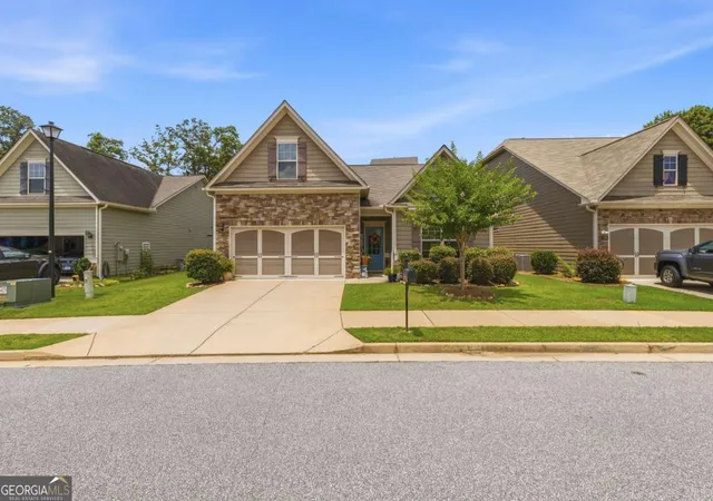 Photo 2 of Single family home for sale at 253 Jefferson Ave, Canton, GA 30114 | MLS# 10802342 | Listing updated on 2026-09-17