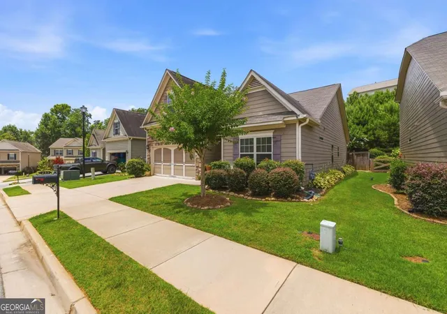 Photo 4 of Single family home for sale at 253 Jefferson Ave, Canton, GA 30114 | MLS# 10802342 | Listing updated on 2026-09-17