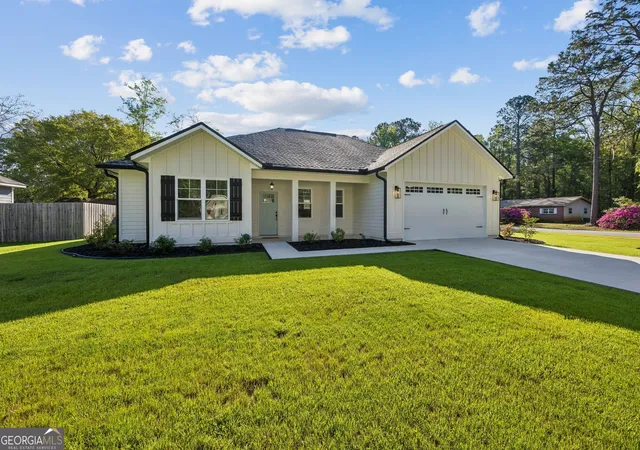 Photo 3 of Sale Pending at 785 S May St, Kingsland, GA 31548 | MLS# 10720796 | Listing updated on 2026-04-24