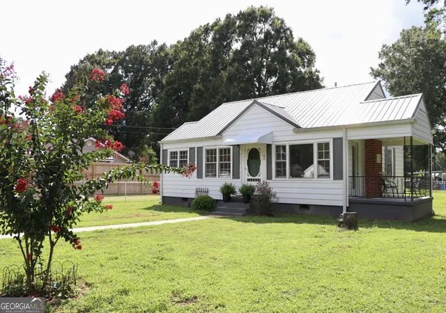 Photo 3 of Single family home for sale at 95 Cherry Street, Trion, GA 30753 | MLS# 10825771 | Listing updated on 2026-09-16
