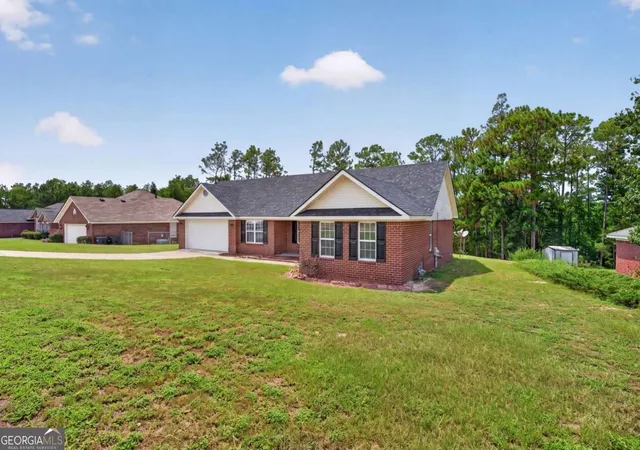 Photo 3 of Sale Pending at 2025 Clarkston Dr, Augusta, GA 30909 | MLS# 10826159 | Listing updated on 2026-09-11