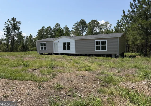Photo 3 of Single family home for sale at 72 Mclean Rd, Lumber City, GA 31549 | MLS# 10831560 | Listing updated on 2026-09-06