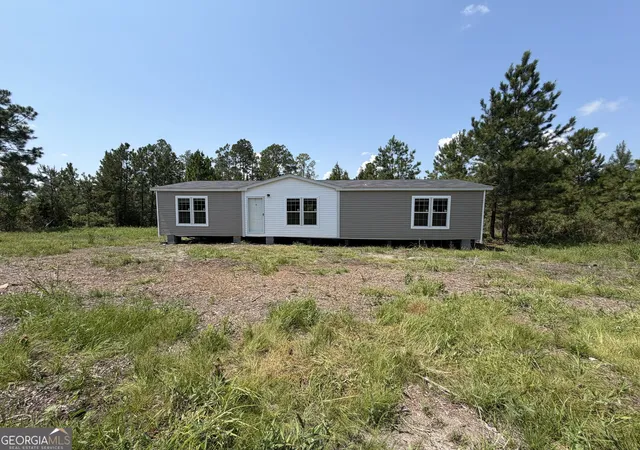 Photo 3 of Single family home for sale at 72 Mclean Rd, Lumber City, GA 31549 | MLS# 10831560 | Listing updated on 2026-09-06