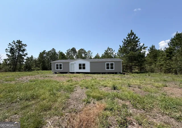 Photo 4 of Single family home for sale at 72 Mclean Rd, Lumber City, GA 31549 | MLS# 10831560 | Listing updated on 2026-09-06