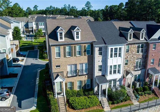 Photo 2 of Townhouse for sale at 2051 Falls Park Wy, Decatur, GA 30033 | MLS# 10790442 | Listing updated on 2026-08-23