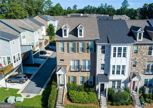 Photo 3 of Townhouse for sale at 2051 Falls Park Wy, Decatur, GA 30033 | MLS# 10790442 | Listing updated on 2026-08-23