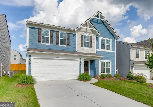 Photo 2 of Single family home for sale at 227 Traminer Wy, Braselton, GA 30517 | MLS# 10827777 | Listing updated on 2026-08-31