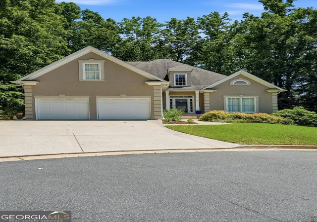 Photo 3 of Sale Pending at 2400 Mirrabeau Ct, Marietta, GA 30066 | MLS# 10779395 | Listing updated on 2026-09-17