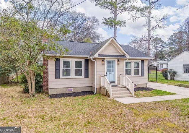 Homes for sale in Cedartown, GA | 218 Chestnut St, Cedartown, GA 30125 | MLS# 10801868