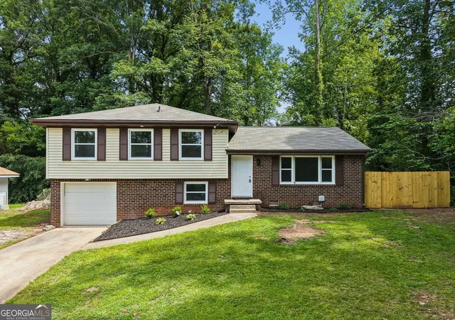 Photo 1 of Single family home for sale at 498 Queen Aliese Ln, Jonesboro, GA 30236 | MLS# 10810560 | Listing updated on 2026-09-11