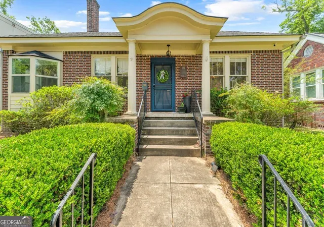 Photo 2 of Sale Pending at 125 E 54th Street, Savannah, GA 31405 | MLS# 10786546 | Listing updated on 2026-07-09