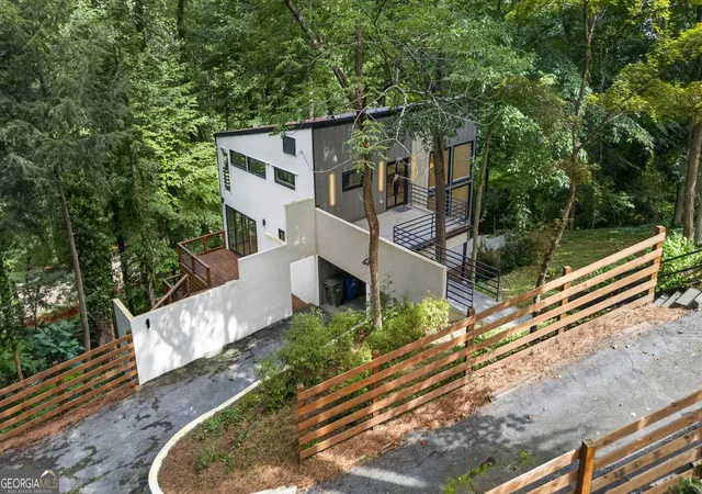 Photo 1 of Single family home for sale at 1153 Dawn View Ln Nw, Atlanta, GA 30327 | MLS# 10823221 | Listing updated on 2026-08-25