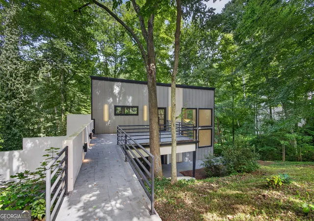 Photo 2 of Single family home for sale at 1153 Dawn View Ln Nw, Atlanta, GA 30327 | MLS# 10823221 | Listing updated on 2026-08-25