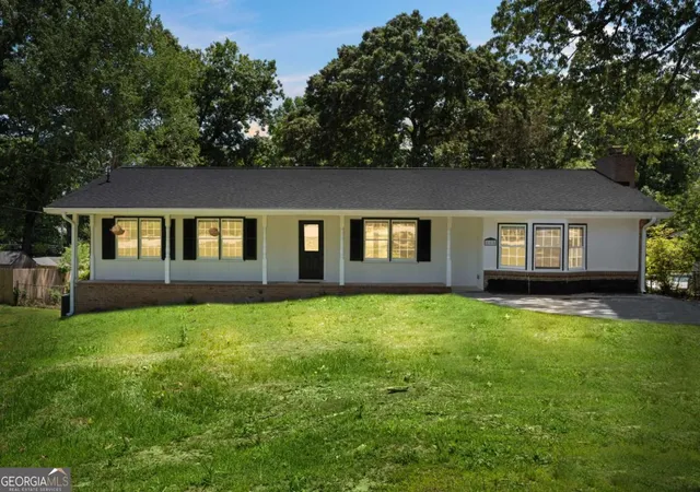 2nd image of 865 Old Tucker Rd, Stone Mountain, GA 30087 | MLS# 10757042