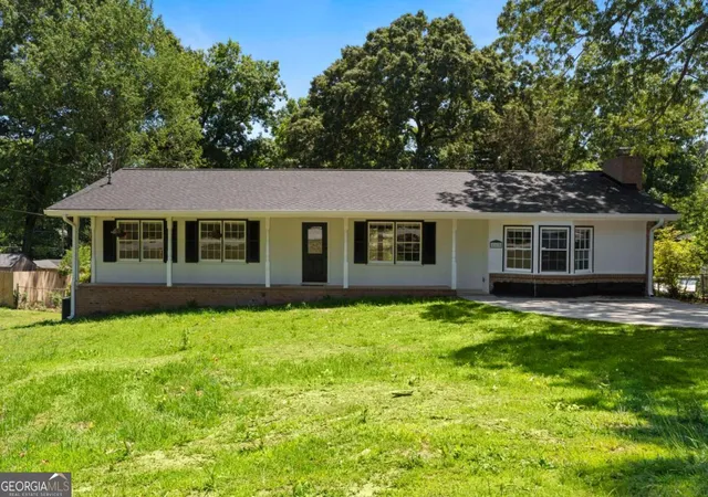 3rd image of 865 Old Tucker Rd, Stone Mountain, GA 30087 | MLS# 10757042