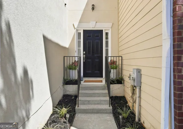 2nd image of 7131 Biltmore Wy, Lithonia, GA 30058 | MLS# 10831256