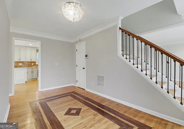 4th image of 205 Marsh Glen Pt, Atlanta, GA 30328 | MLS# 10734093