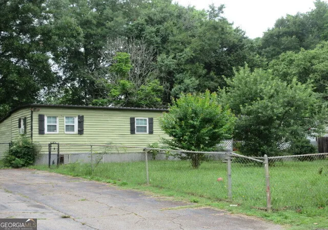 2nd image of 4 Skyland Dr W, Locust Grove, GA 30248 | MLS# 10545718