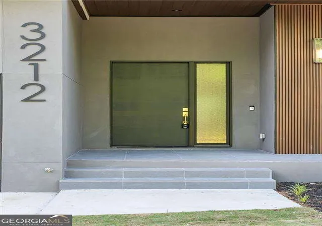 3rd image of 3212 Towerview Dr Ne, Atlanta, GA 30324 | MLS# 10739961