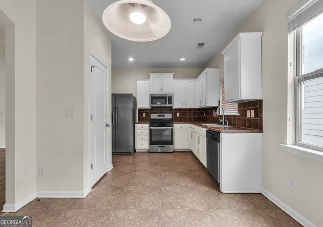 5th image of 7903 Bluefin Trl, Union City, GA 30291 | MLS# 10754170
