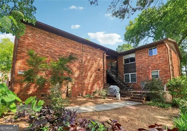 Listing Photo 2 - Condo for sale in building located at 1284 Piedmont Ave Ne, Atlanta, GA 30309 - Unit #12