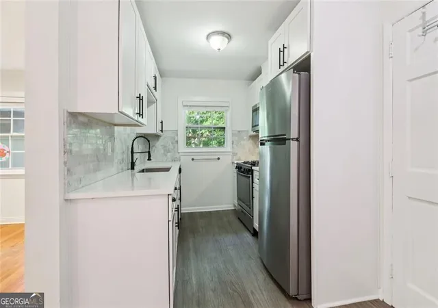 Listing Photo 3 - Condo for sale in building located at 1284 Piedmont Ave Ne, Atlanta, GA 30309 - Unit #12
