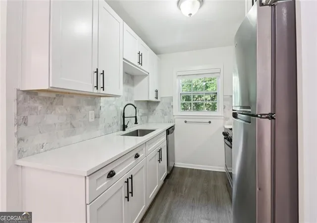 Listing Photo 4 - Condo for sale in building located at 1284 Piedmont Ave Ne, Atlanta, GA 30309 - Unit #12