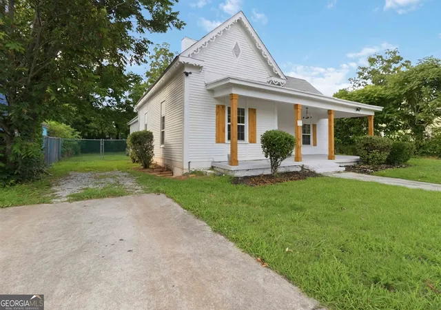 Photo 2 of Single family home for sale at 6860 Main St, Lithonia, GA 30058 | MLS# 10792183 | Listing updated on 2026-08-29