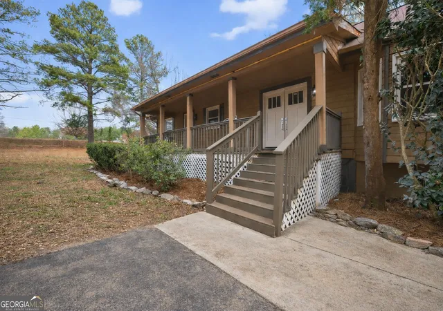 2nd image of 12 Clearwater Rd, Sharpsburg, GA 30277 | MLS# 10810127