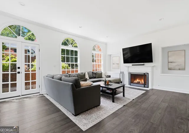 2nd image of 425 Jefferson Cir Ne, Sandy Springs, GA 30328 | MLS# 10767567