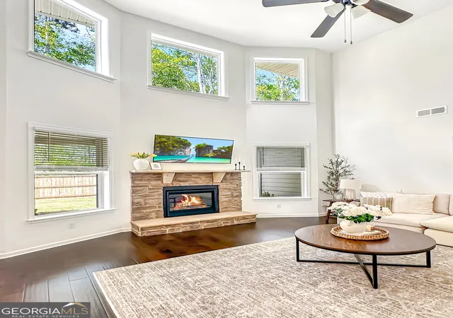 Photo 4 of Sale Pending at 110 Brookview Dr, Newnan, GA 30265 | MLS# 10733228 | Listing updated on 2026-04-27