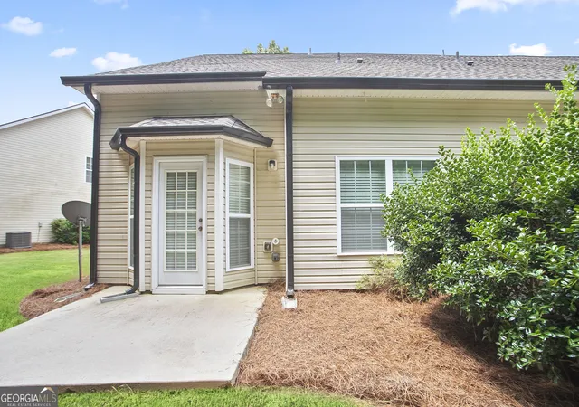 Photo 3 of Townhouse for sale at 184 Darby's Crossing Ct, Hiram, GA 30141 | MLS# 10836119 | Listing updated on 2026-09-14