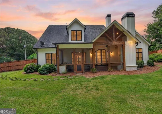 Photo 3 of Single family home for sale at 1009 Davenport Cir, Powder Springs, GA 30127 | MLS# 10800881 | Listing updated on 2026-09-18