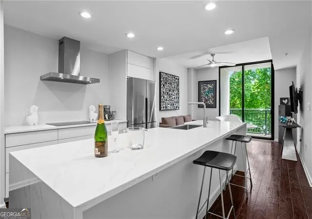 Photo 2 of Condo for sale at 3040 Peachtree Rd NW #209, Atlanta, GA 30305 | MLS# 10812472 | Listing updated on 2026-08-07