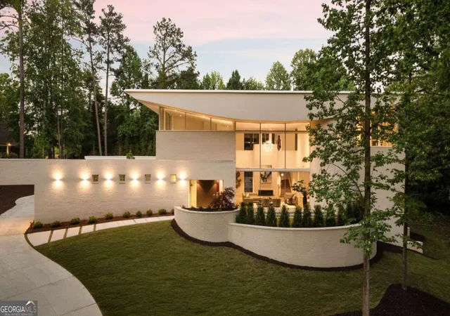 2nd image of 3619 Ivy Rd Ne, Atlanta, GA 30342 | MLS# 10754190