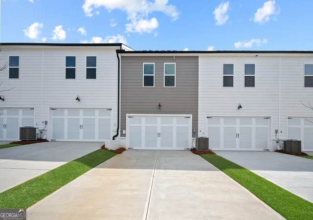 Photo 3 of Townhouse for sale at 360 Sound Cir, Stockbridge, GA 30281 | MLS# 10824672 | Listing updated on 2026-10-17