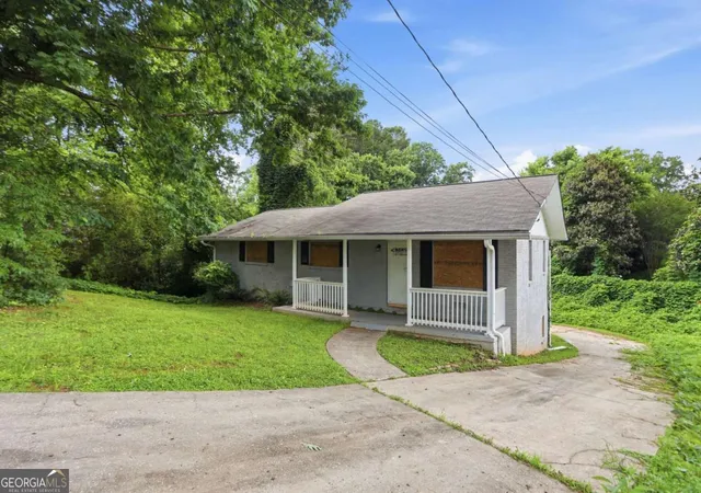 2nd image of 2370 Tiffany Cir, Decatur, GA 30035 | MLS# 10782310