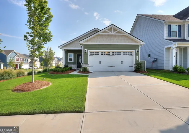 Photo 2 of Single family home for sale at 313 Moosehead Trl, Hoschton, GA 30548 | MLS# 10816657 | Listing updated on 2026-08-31
