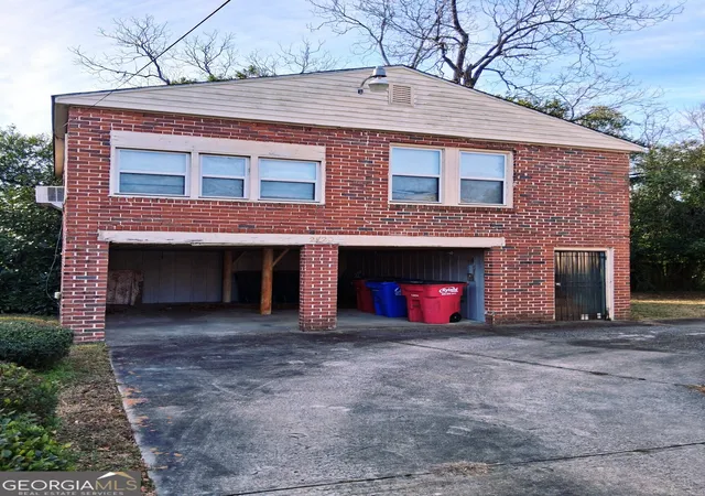 Photo 4 of Sale Pending at 2722 Suwanee Ave, Macon, GA 31204 | MLS# 10817376 | Listing updated on 2026-08-29