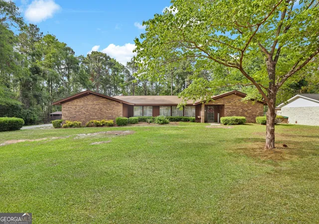 Single Family Residence at 25 Golf Clb Cir, Statesboro, GA 30458 | MLS# 10514793 | | Sold on 2025-11-26