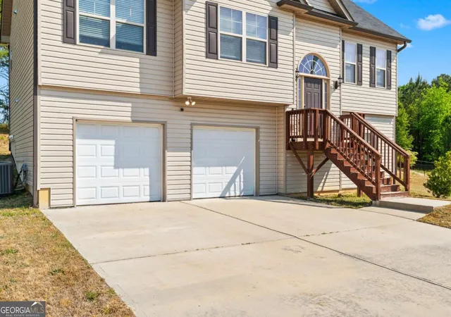 Photo 3 of Single family home for sale at 141 Mulberry Dr, Dallas, GA 30157 | MLS# 10779301 | Listing updated on 2026-09-06