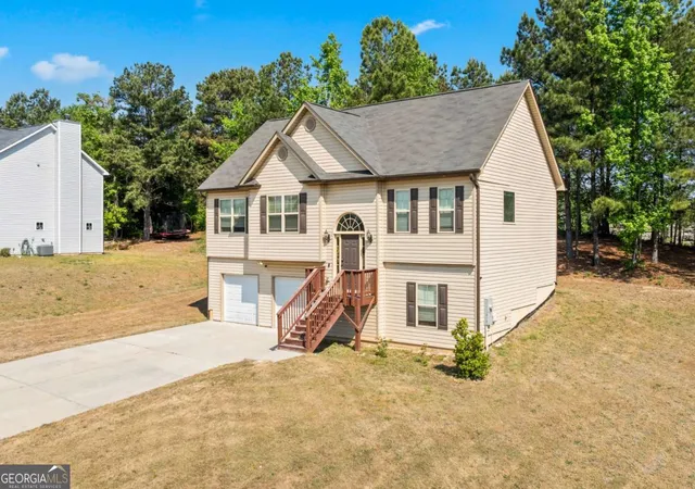 Photo 3 of Single family home for sale at 141 Mulberry Dr, Dallas, GA 30157 | MLS# 10779301 | Listing updated on 2026-09-06