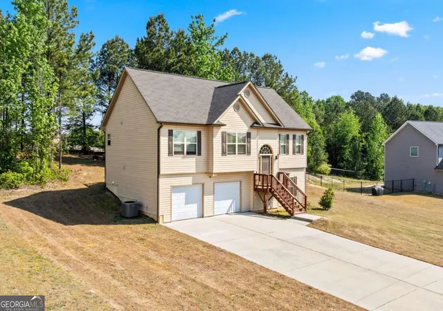 Photo 4 of Single family home for sale at 141 Mulberry Dr, Dallas, GA 30157 | MLS# 10779301 | Listing updated on 2026-09-06